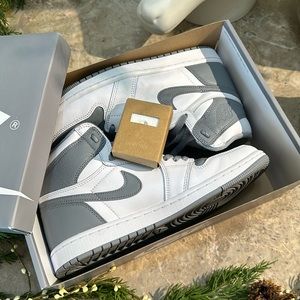 Nike Air Jordan 1 High OG “Stealth”